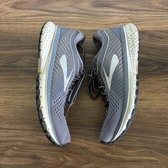 Brooks Ghost 12 1203051B086 Medium B Size Women's 6.5 - Picture 7 of 9